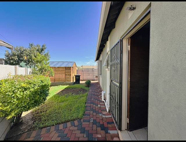 3 BEDROOM HOUSE FOR SALE IN SKY CITY